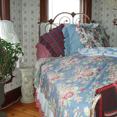 Enchanted Nights Bed & Bath Кіттері Номер фото