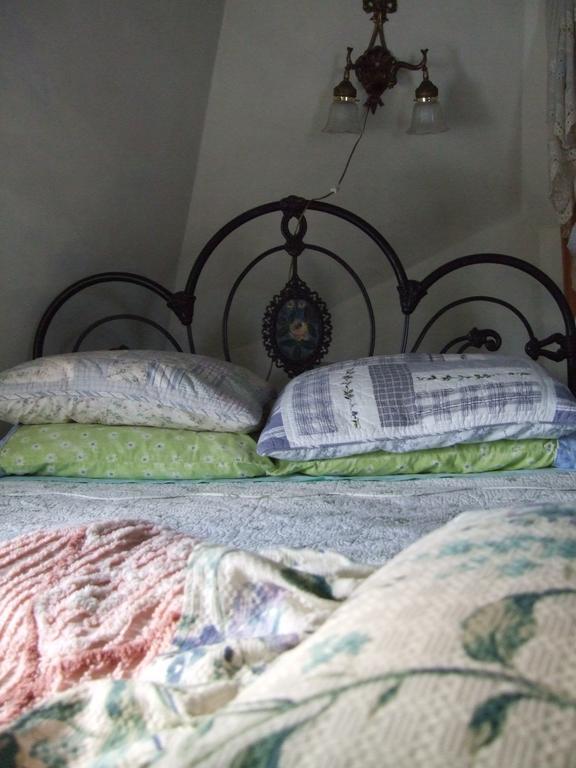Enchanted Nights Bed & Bath Кіттері Номер фото