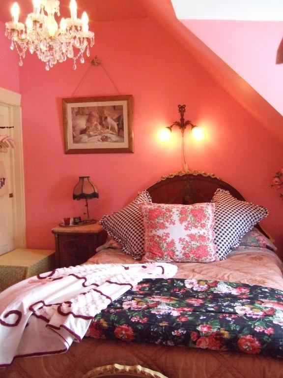 Enchanted Nights Bed & Bath Кіттері Номер фото