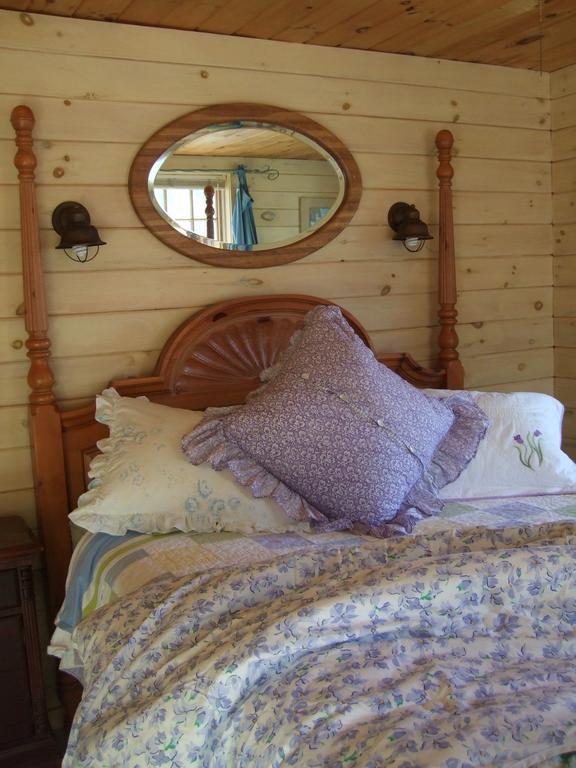 Enchanted Nights Bed & Bath Кіттері Номер фото